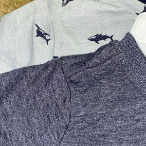 ~Lee~ 12M Blue Shark Print/SolidRomper Set (2-pieces)